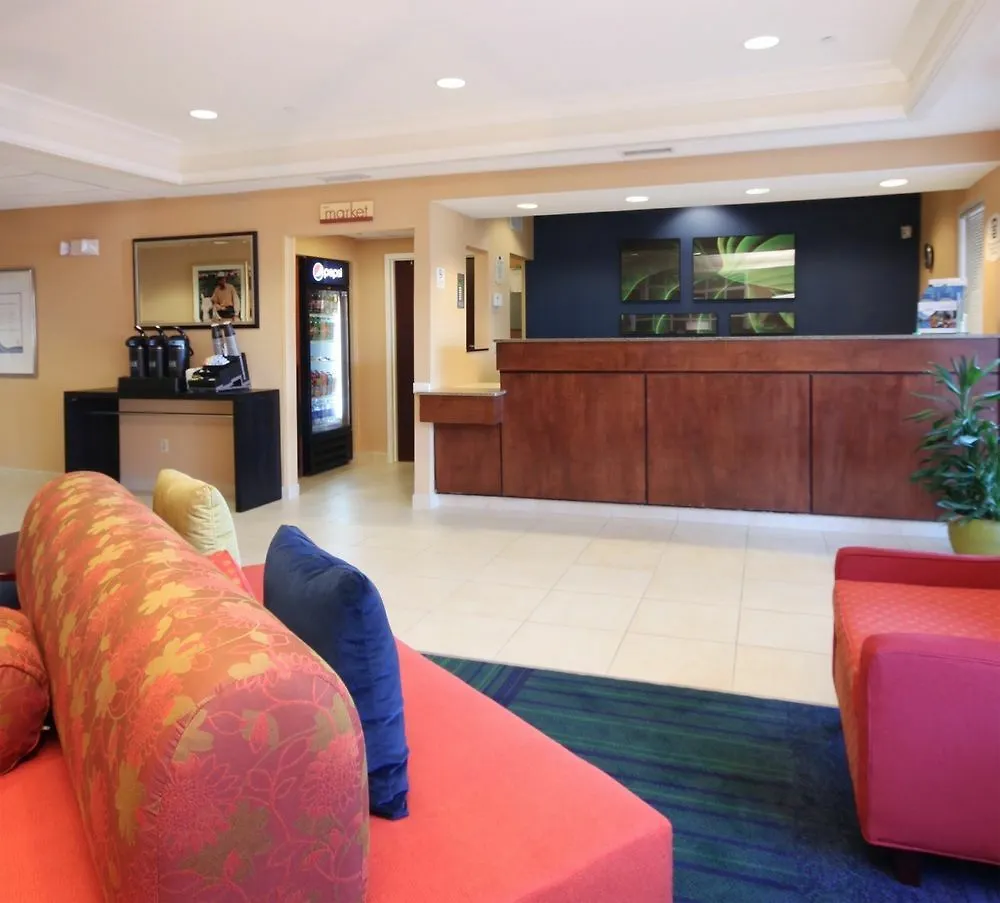 Fairfield Inn & Suites Memphis I-240 & Perkins Hotel