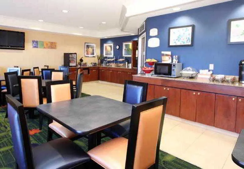 Fairfield Inn & Suites Memphis I-240 & Perkins 3*,