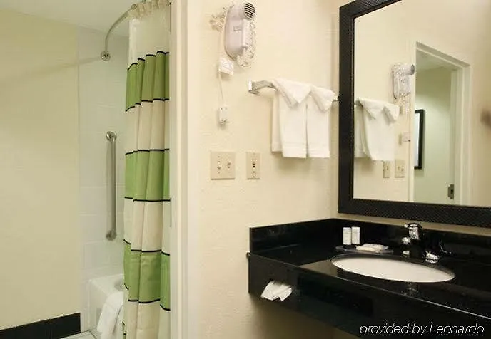 Fairfield Inn & Suites Memphis I-240 & Perkins 3*,